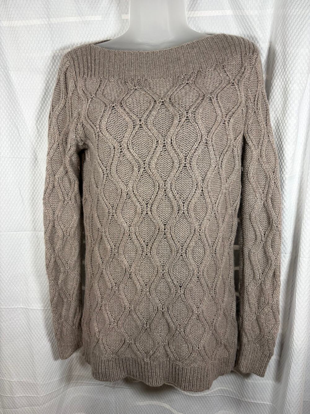 Ann Taylor Loft Cable Knit Flax Sweater Medium EUC
